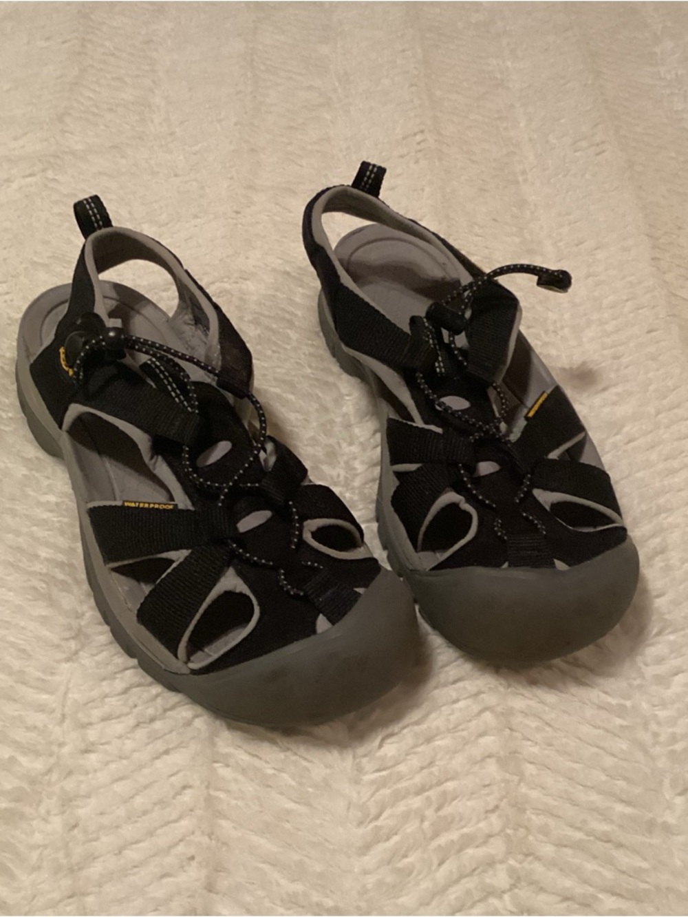 Men’s Sz 9 Hiking/Fishing Water Sandals Closed Toe KEEN Boatday Shoes